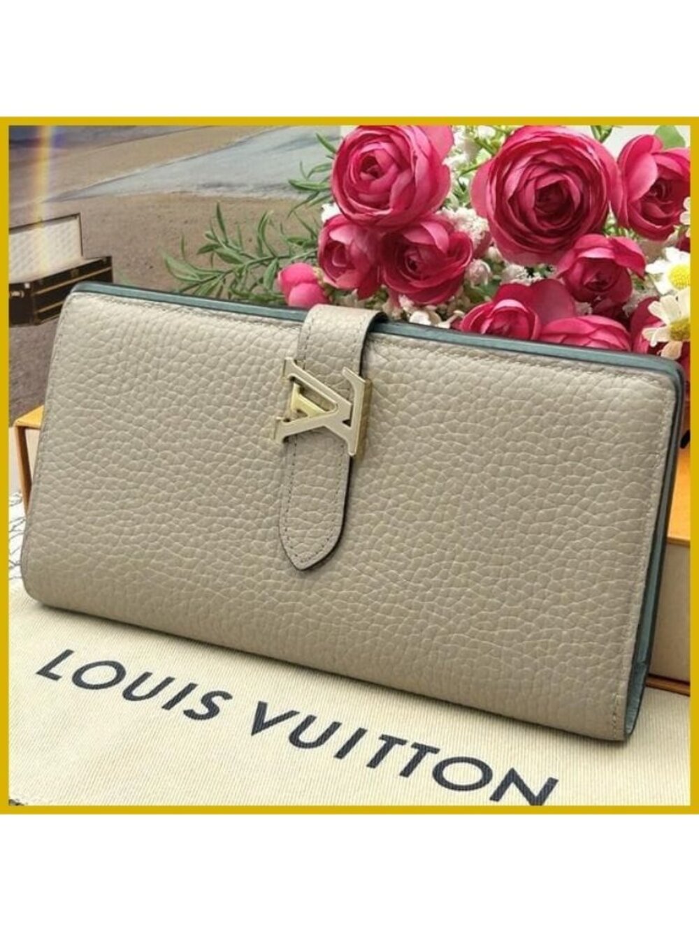 Louis Vuitton LV Vertical Wallet Capucines